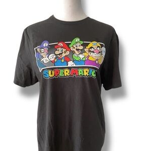 Men’s Super Mario Graphic T-Shirt size Medium NWOT